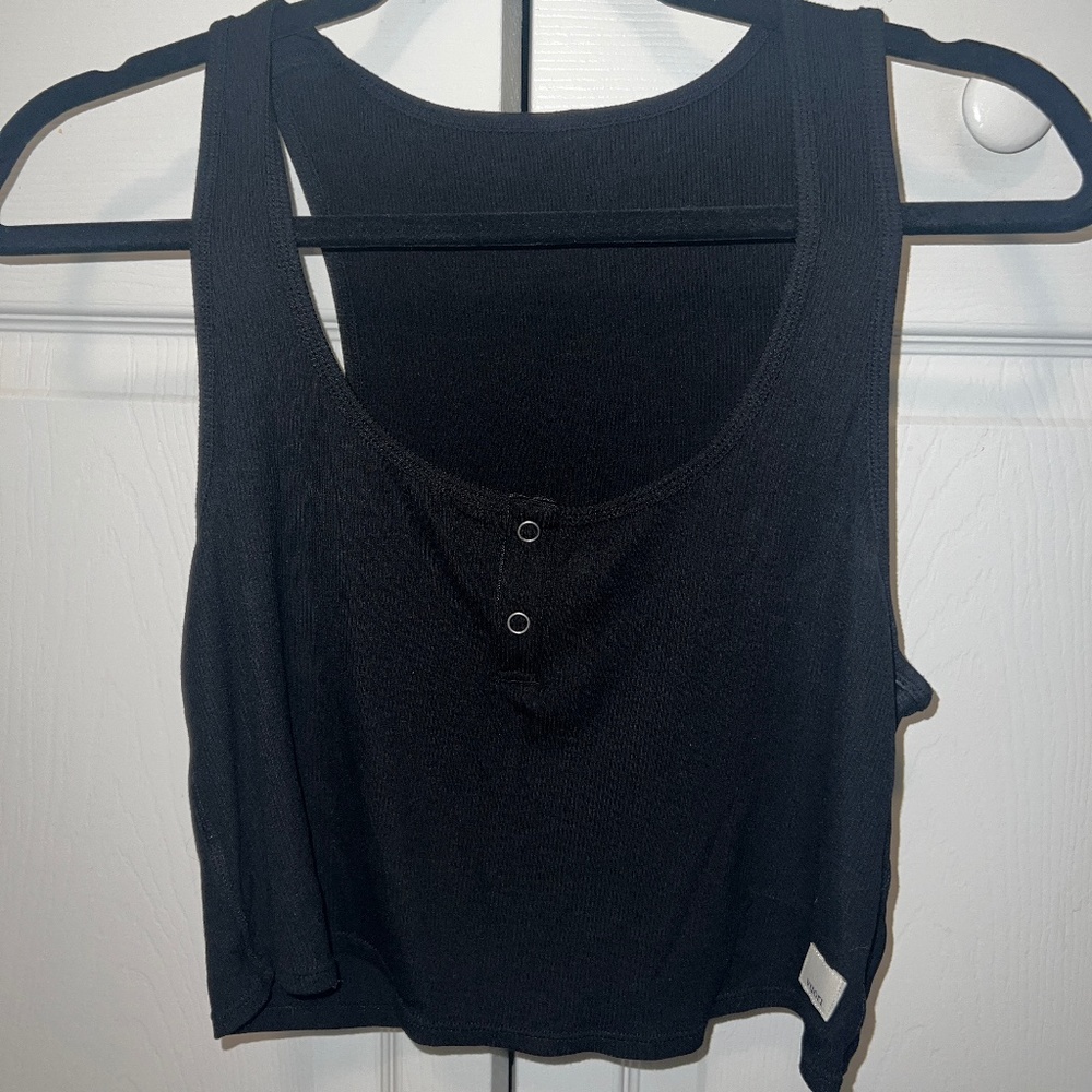 Vuori Womens Cove Tank - Black - NWOT - Size M
